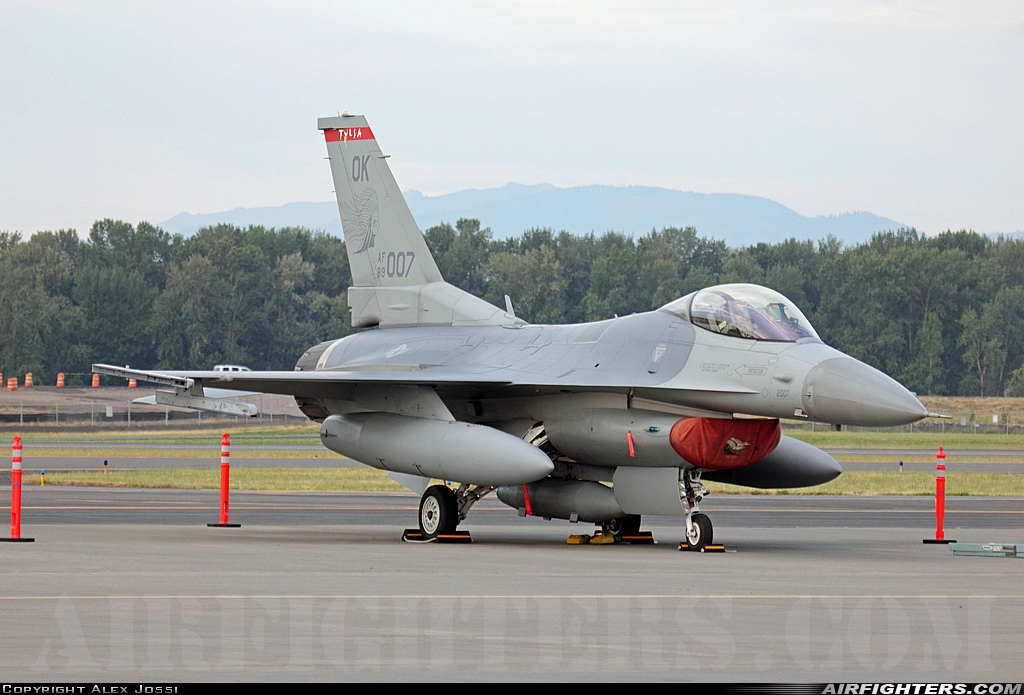 USA - Air Force General Dynamics F-16C Fighting Falcon 89-2007 at Portland - Int. (PDX / KPDX), USA