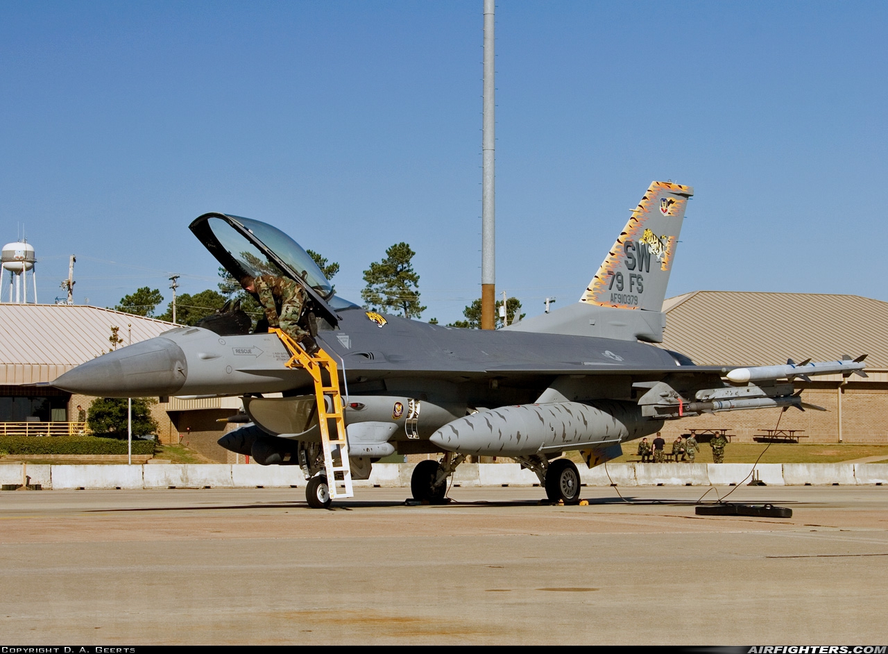 USA - Air Force General Dynamics F-16C Fighting Falcon 91-0379 at Shaw AFB (SSC/KSSC), USA