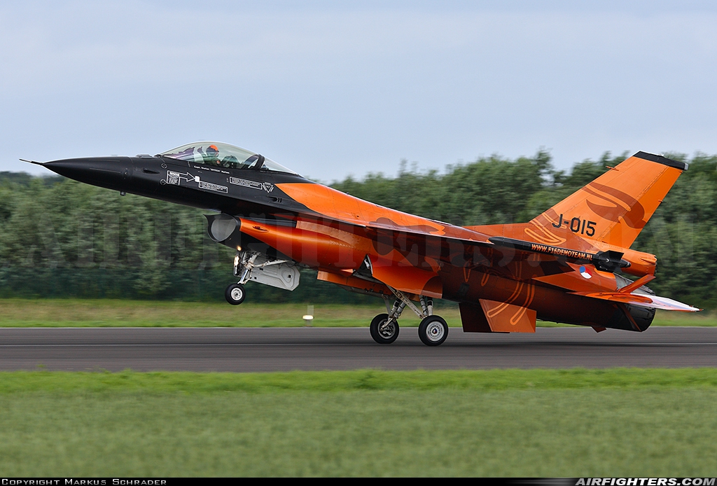 Netherlands - Air Force General Dynamics F-16AM Fighting Falcon J-015 at Florennes (EBFS), Belgium