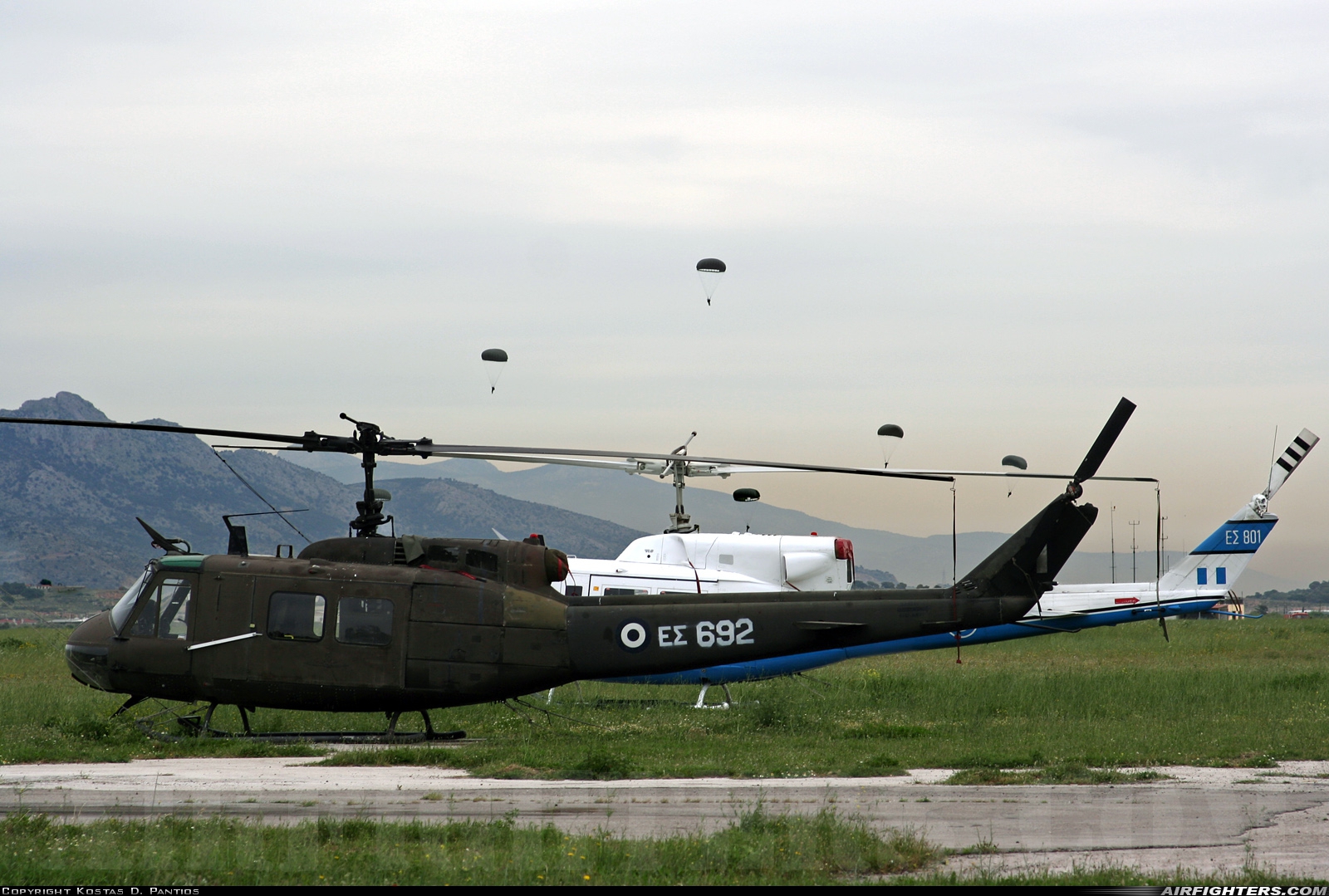 Greece - Army Bell 212 ES692 at Megara AB - Pahi (LGMG), Greece