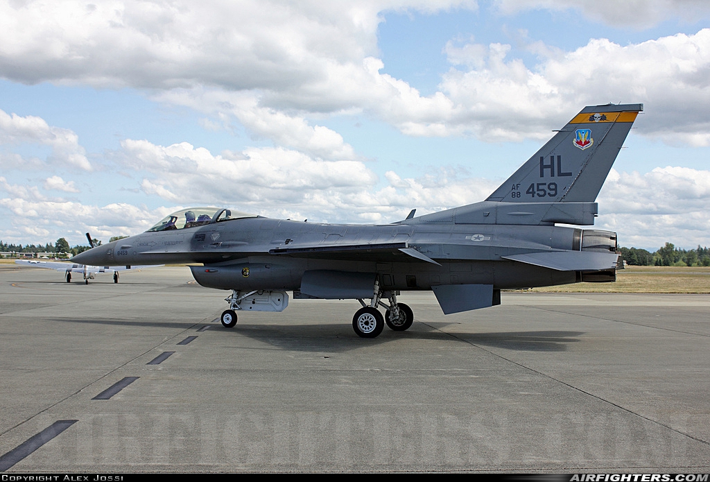 USA - Air Force General Dynamics F-16C Fighting Falcon 88-0459 at Tacoma - McChord AFB (TCM / KTCM), USA
