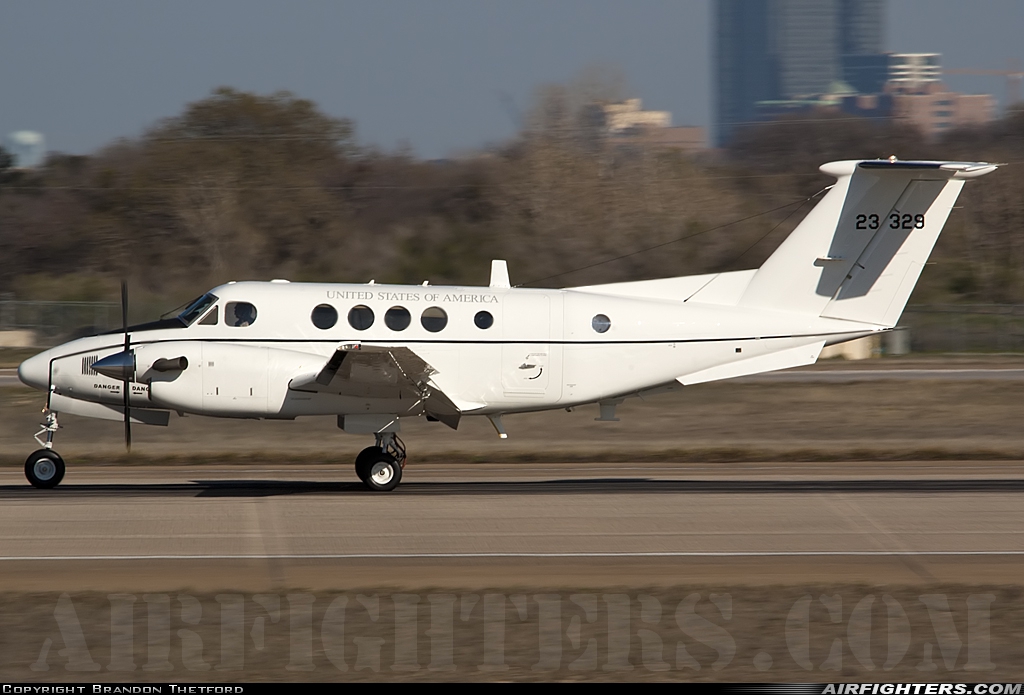 USA - Army Beech C-12R Huron (Super King Air B200C) 92-03329 at Fort Worth - NAS JRB / Carswell Field (AFB) (NFW / KFWH), USA