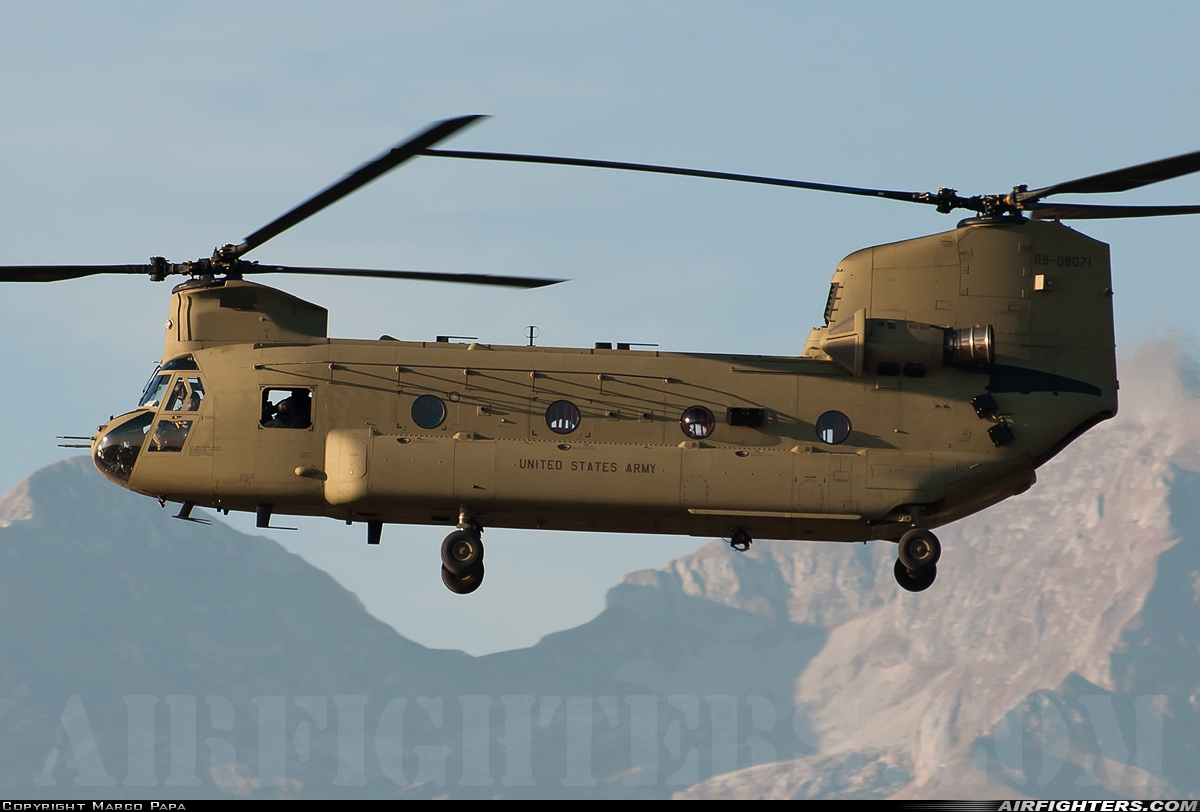 USA - Army Boeing Vertol CH-47F Chinook 09-08071 at Aviano (- Pagliano e Gori) (AVB / LIPA), Italy