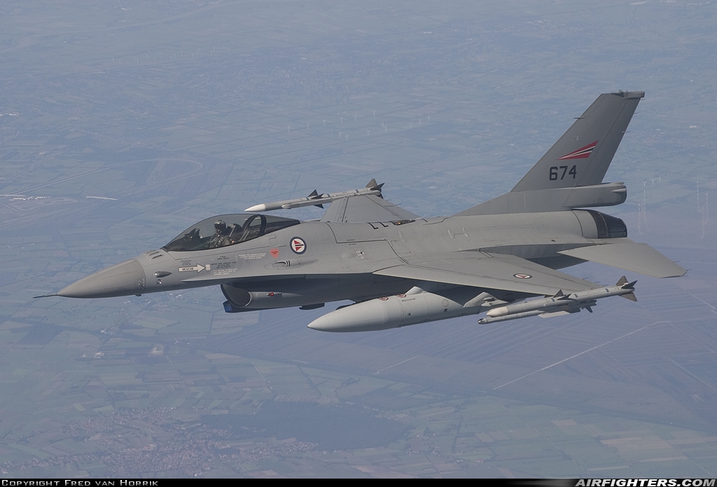 Norway - Air Force General Dynamics F-16AM Fighting Falcon 674 at Refueling Track Ginni, Germany