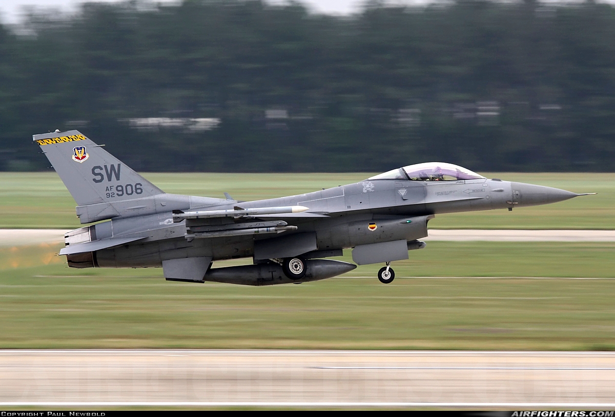 USA - Air Force General Dynamics F-16C Fighting Falcon 92-3906 at Shaw AFB (SSC/KSSC), USA