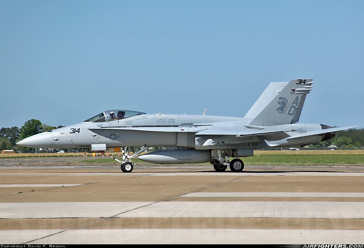 USA - Navy McDonnell Douglas F/A-18C Hornet 164630 at Virginia Beach - Oceana NAS / Apollo Soucek Field (NTU / KNTU), USA