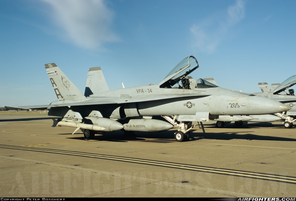 USA - Navy McDonnell Douglas F/A-18C Hornet 165401 at Virginia Beach - Oceana NAS / Apollo Soucek Field (NTU / KNTU), USA