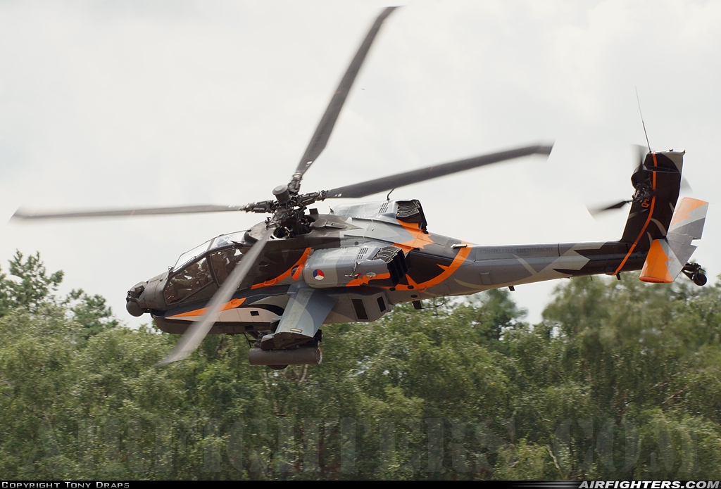 Netherlands - Air Force Boeing AH-64DN Apache Longbow Q-17 at Off-Airport - Oirschotse Heide (GLV5), Netherlands
