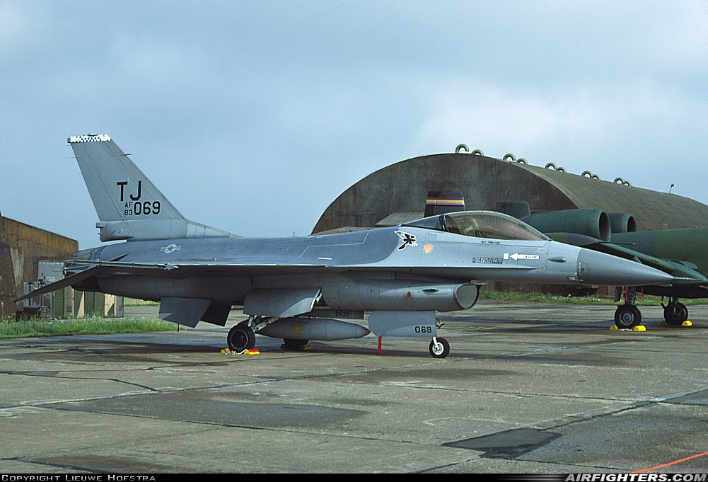 USA - Air Force General Dynamics F-16C Fighting Falcon 83-1069 at Lakenheath (LKZ / EGUL), UK