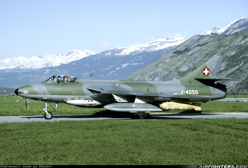 Switzerland - Air Force Hawker Hunter F58 J-4050 at Turtman (LSMJ), Switzerland