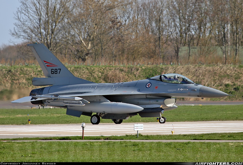 Norway - Air Force General Dynamics F-16AM Fighting Falcon 687 at Leeuwarden (LWR / EHLW), Netherlands