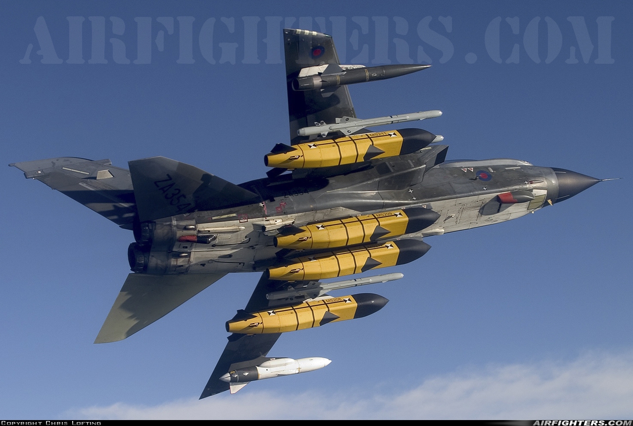Photo ID 14058 by Chris Lofting. UK Air Force Panavia Tornado GR1, ZA354