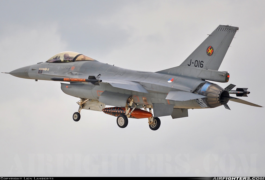 Netherlands - Air Force General Dynamics F-16AM Fighting Falcon J-016 at Florennes (EBFS), Belgium