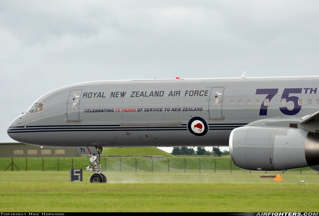 New Zealand - Air Force Boeing 757-2K2 NZ7571 at Waddington (WTN / EGXW), UK
