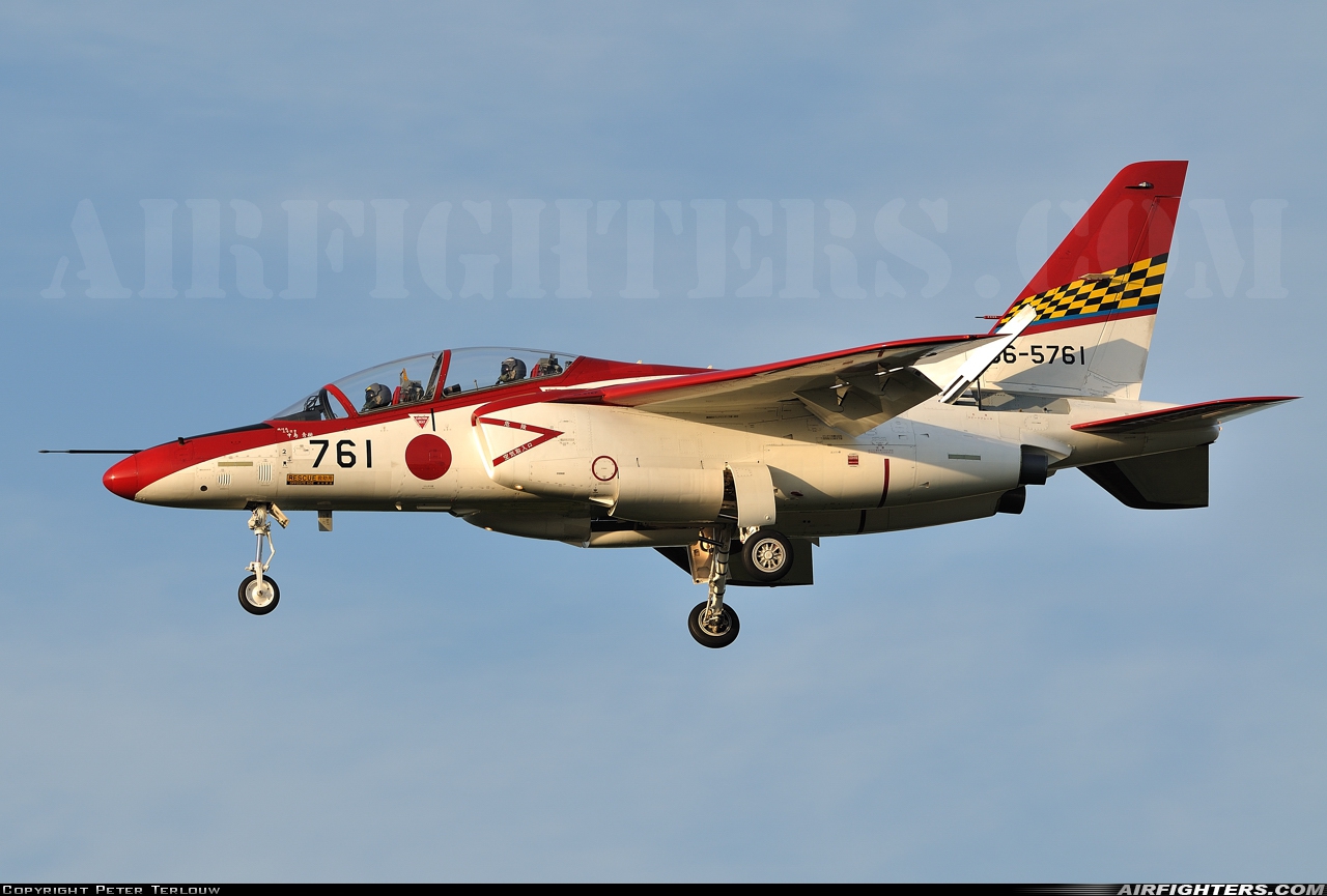 Japan - Air Force Kawasaki T-4 86-5761 at Gifu (RJNG), Japan