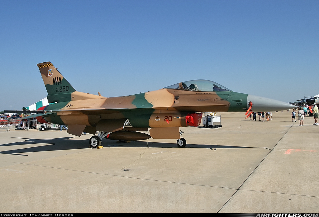 USA - Air Force General Dynamics F-16C Fighting Falcon 86-0220 at Bossier City - Barksdale AFB (BAD / KBAD), USA