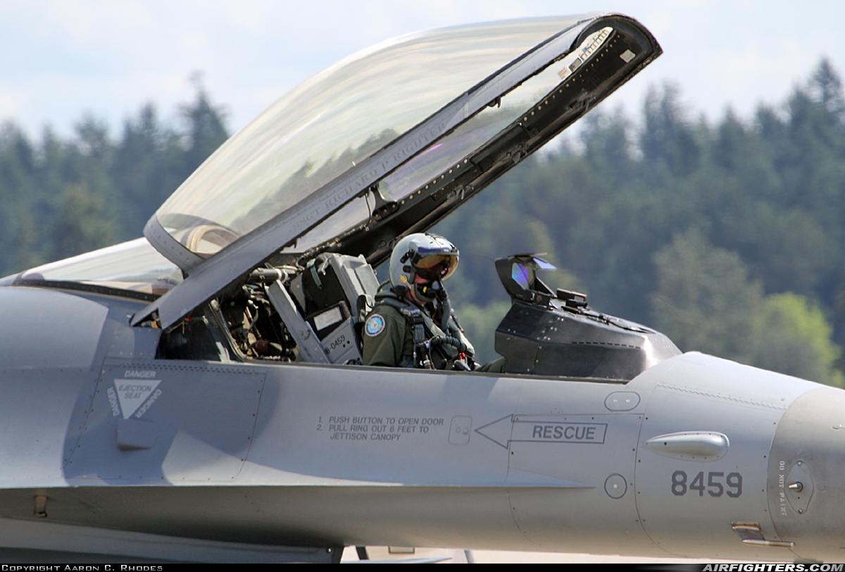 USA - Air Force General Dynamics F-16C Fighting Falcon 88-0459 at Tacoma - McChord AFB (TCM / KTCM), USA