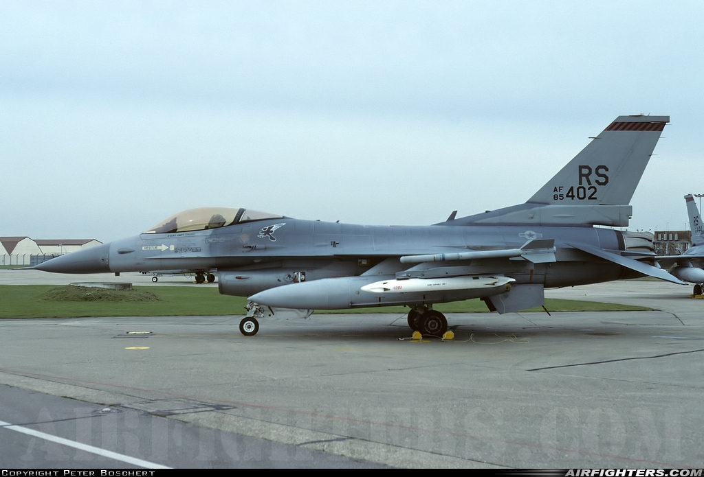 USA - Air Force General Dynamics F-16C Fighting Falcon 85-1402 at Lakenheath (LKZ / EGUL), UK