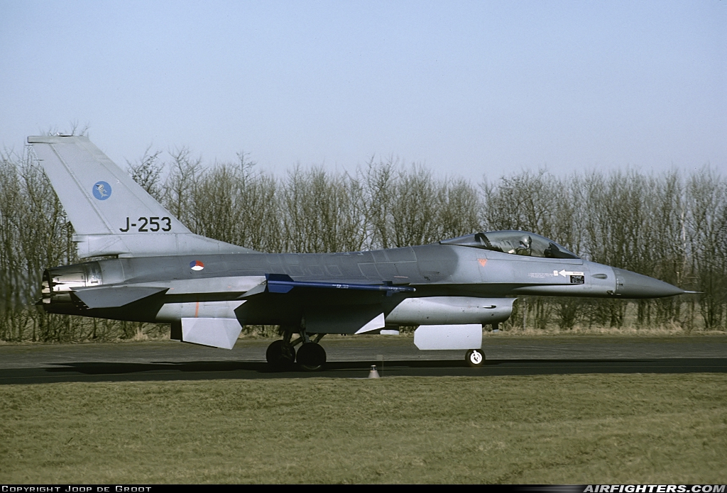 Netherlands - Air Force General Dynamics F-16A Fighting Falcon J-253 at Leeuwarden (LWR / EHLW), Netherlands