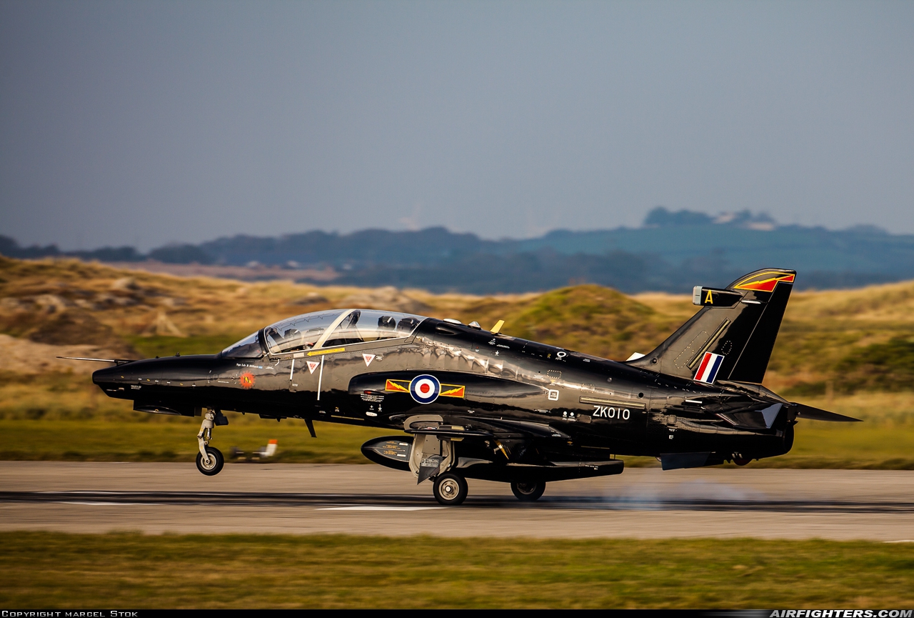 UK - Air Force BAE Systems Hawk T.2 ZK010 at Valley (EGOV), UK