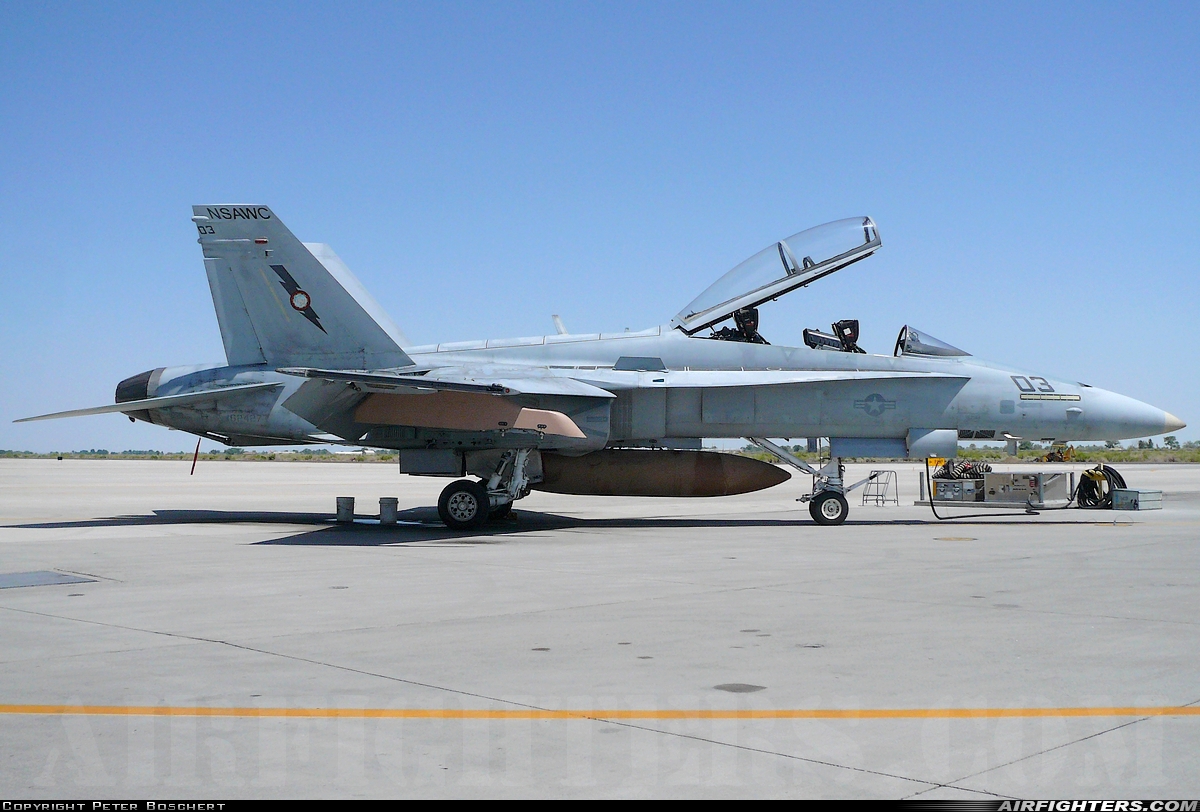 USA - Navy McDonnell Douglas F/A-18B Hornet 162427 at Fallon - Fallon NAS (NFL / KNFL), USA