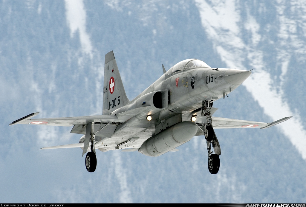 Switzerland - Air Force Northrop F-5E Tiger II J-3015 at Meiringen (LSMM), Switzerland