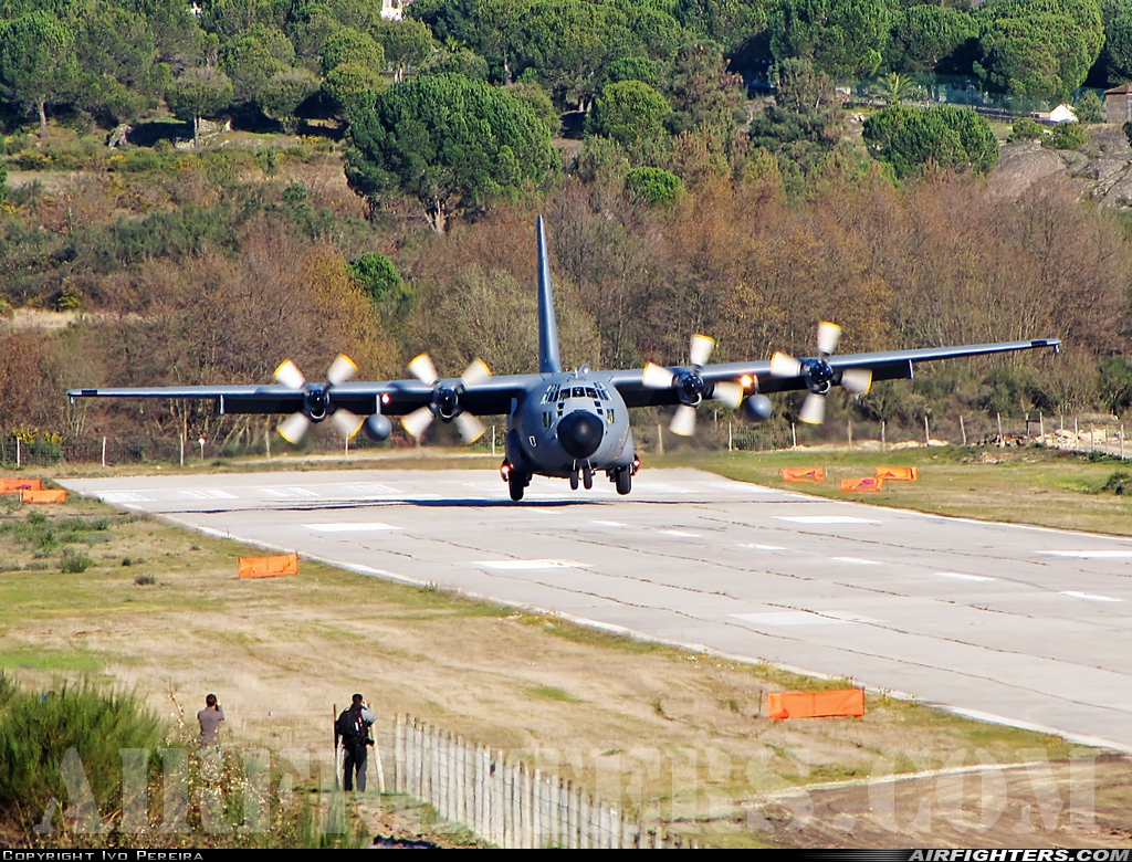 Portugal - Air Force Lockheed C-130H Hercules (L-382) 16804 at Seia (LPSE), Portugal