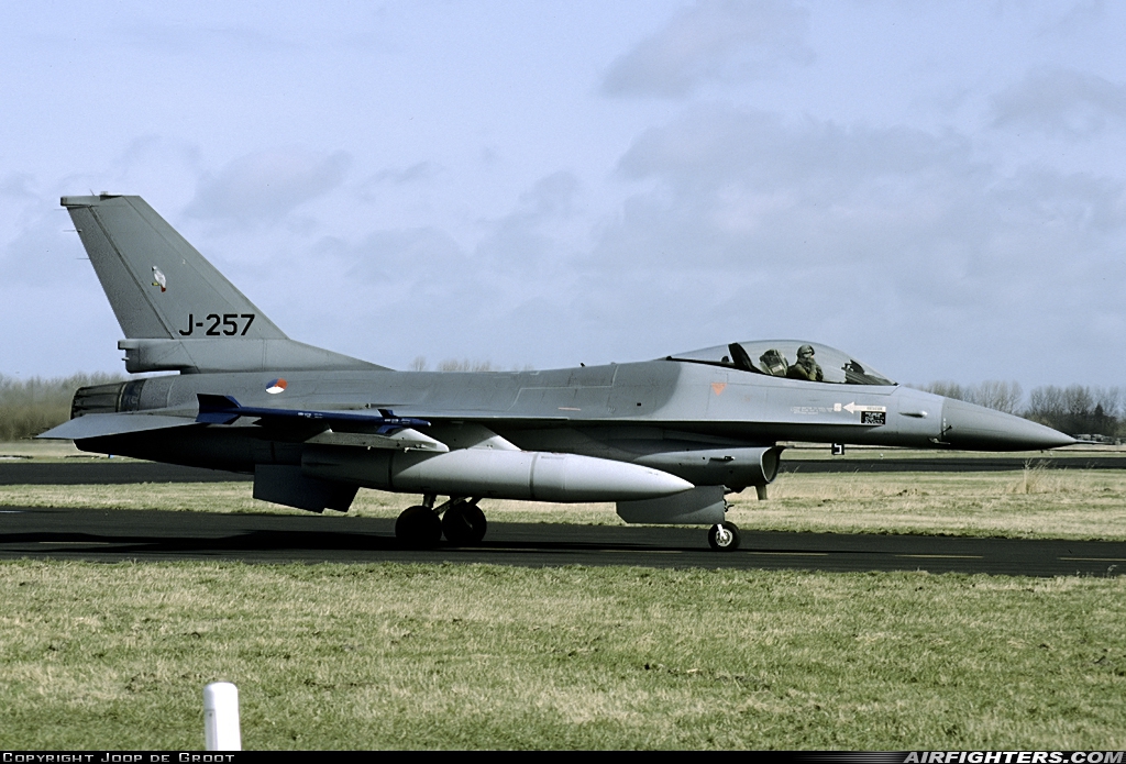 Netherlands - Air Force General Dynamics F-16A Fighting Falcon J-257 at Leeuwarden (LWR / EHLW), Netherlands