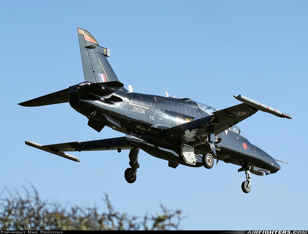 UK - Air Force BAE Systems Hawk T.2 ZK034 at Valley (EGOV), UK