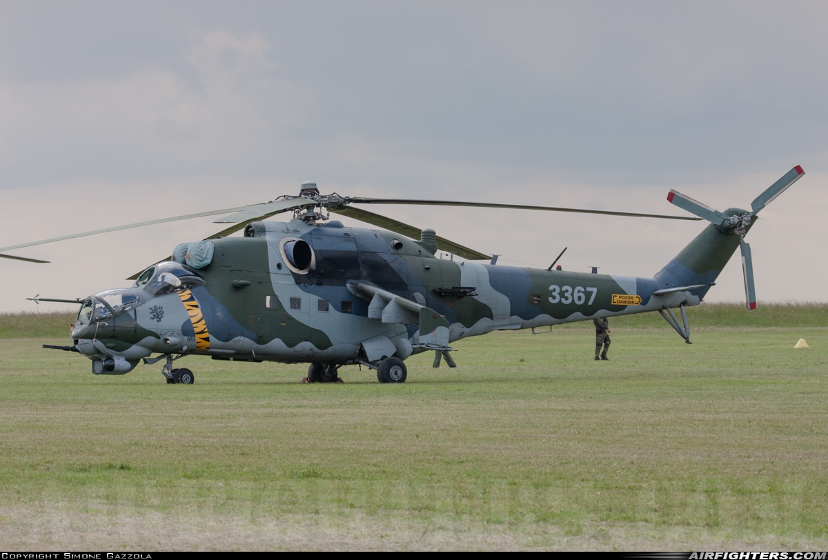 Czech Republic - Air Force Mil Mi-35 (Mi-24V) 3367 at Cambrai-Niergnies (LFYG), France