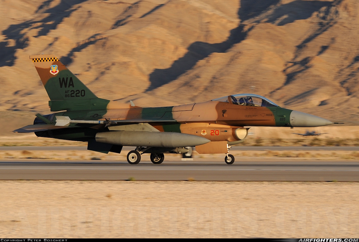 USA - Air Force General Dynamics F-16C Fighting Falcon 86-0220 at Las Vegas - Nellis AFB (LSV / KLSV), USA