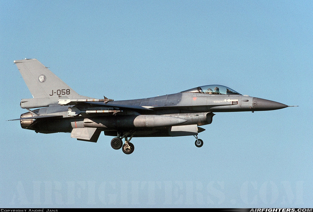 Netherlands - Air Force General Dynamics F-16AM Fighting Falcon J-058 at Enschede - Twenthe (ENS / EHTW), Netherlands
