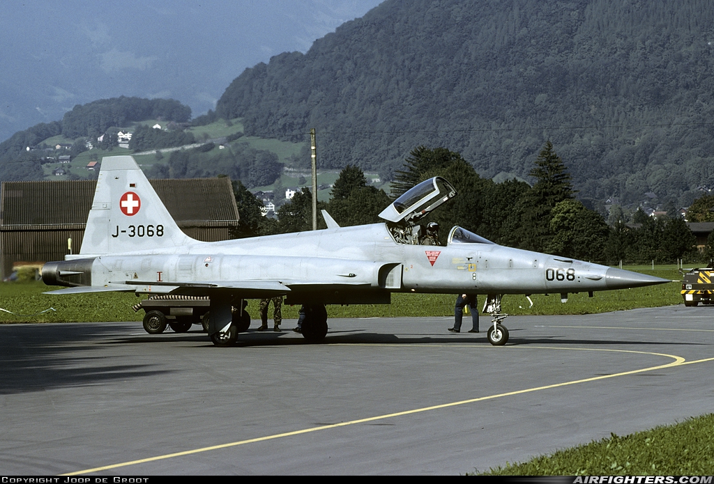 Switzerland - Air Force Northrop F-5E Tiger II J-3068 at Mollis (LSMF), Switzerland