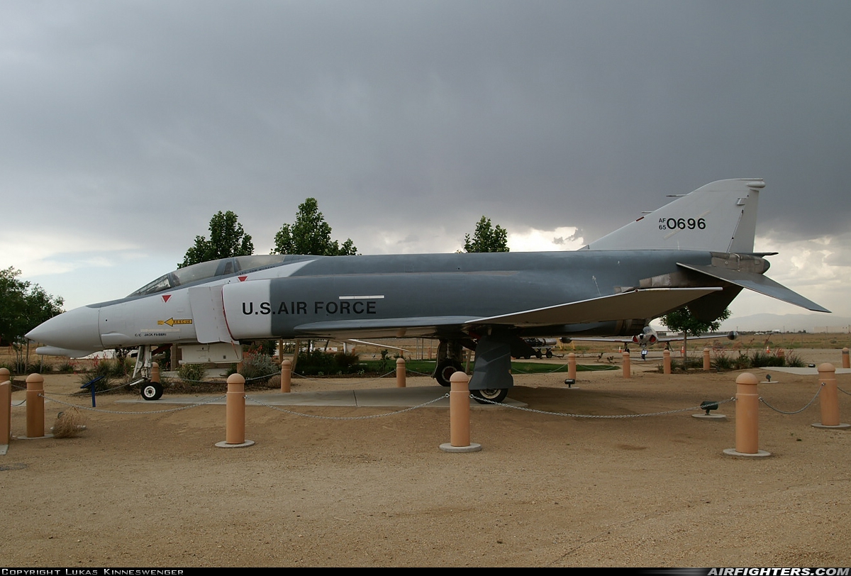 USA - Air Force McDonnell Douglas F-4D Phantom II 65-0696 at Palmdale - Production Flight Test Installation AF Plant 42 (PMD / KPMD), USA