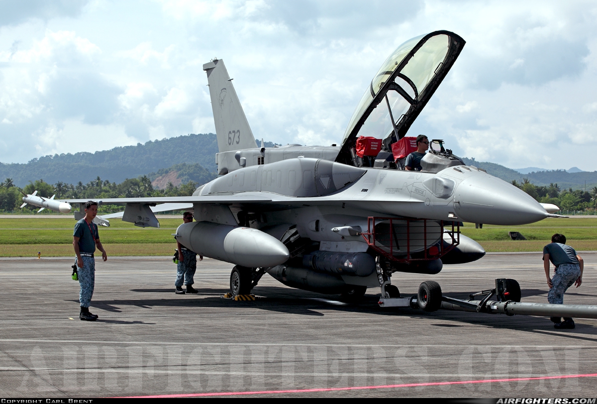 Singapore - Air Force General Dynamics F-16D Fighting Falcon 673 at Pulau Langkawi - Int. (LGK / WMKL), Malaysia