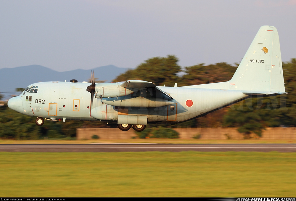 Japan - Air Force Lockheed C-130H Hercules (L-382) 95-1082 at Nagoya - Komaki (NKM / RJNA), Japan