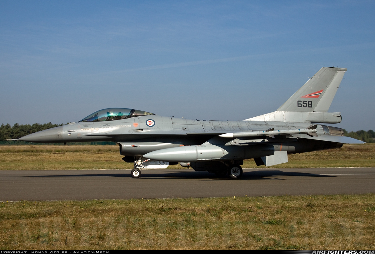Norway - Air Force General Dynamics F-16A Fighting Falcon 658 at Kleine Brogel (EBBL), Belgium