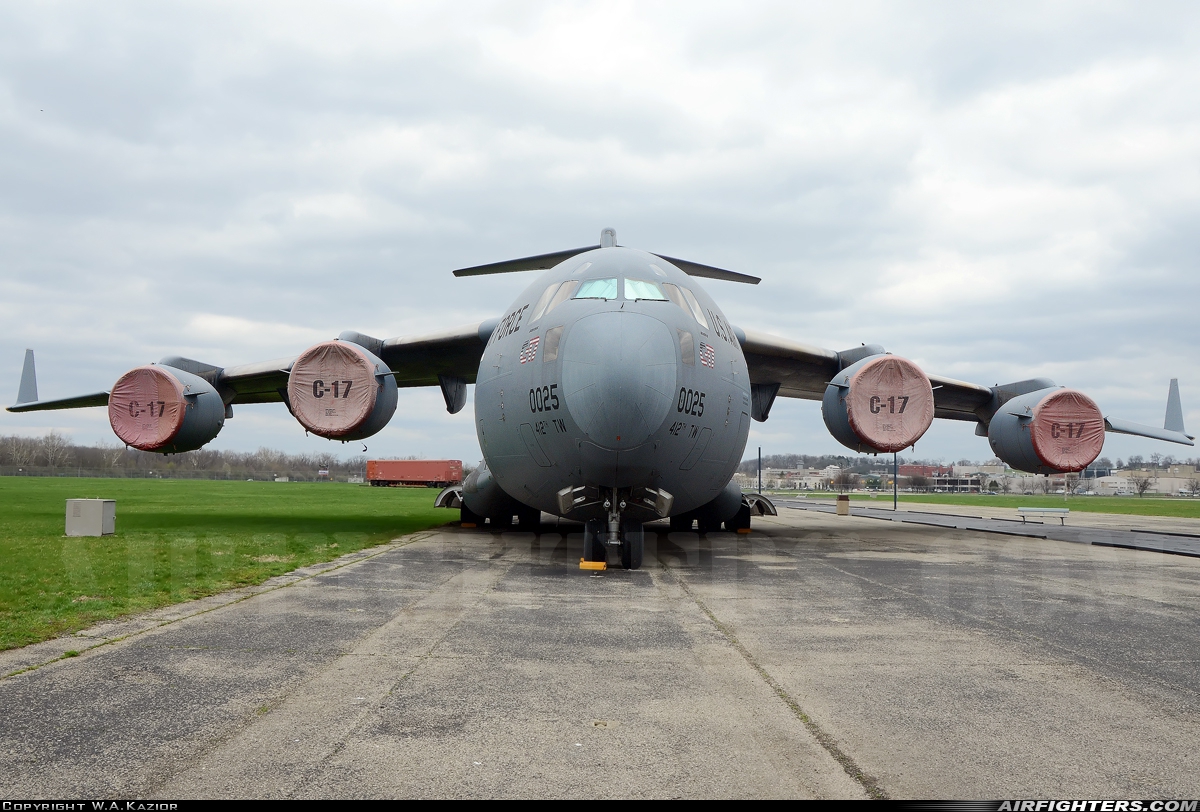 USA - Air Force Boeing C-17A Globemaster III 87-0025 at Dayton - Wright-Patterson AFB (Patterson AFB) (FFO / KFFO), USA