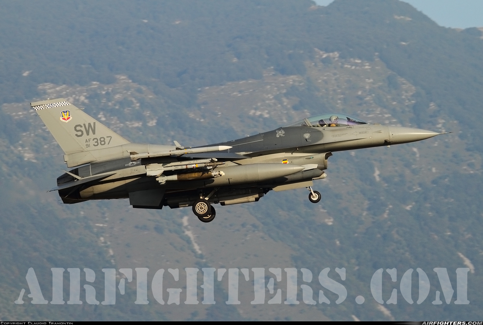 USA - Air Force General Dynamics F-16C Fighting Falcon 91-0387 at Aviano (- Pagliano e Gori) (AVB / LIPA), Italy