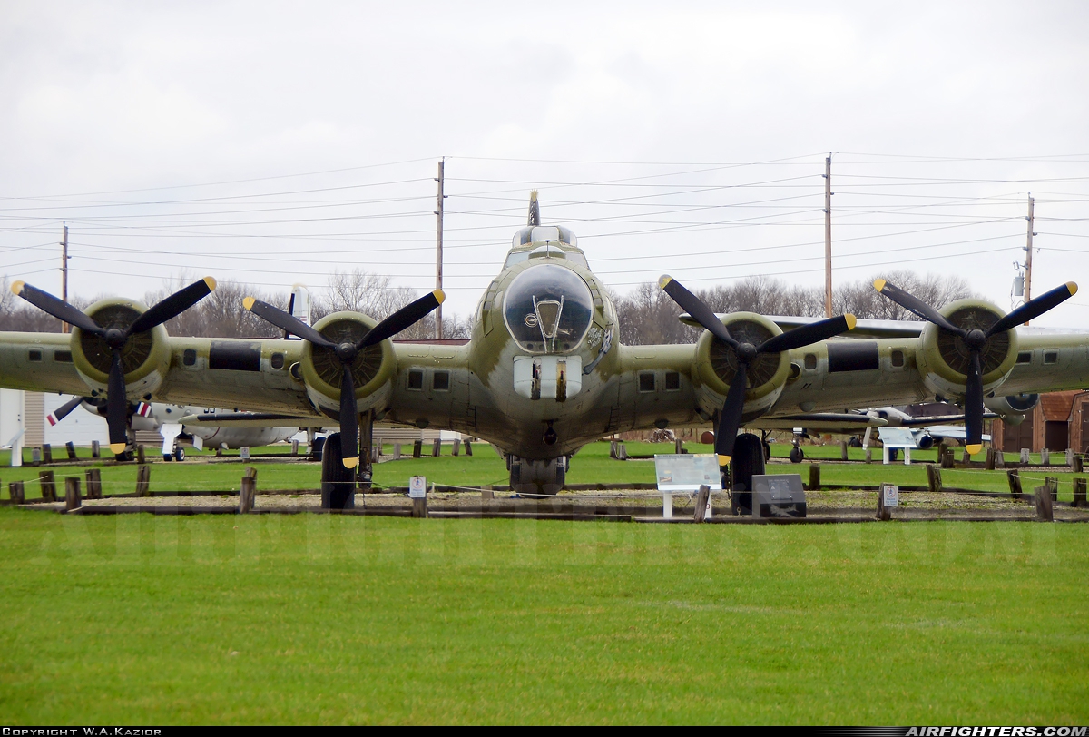 USA - Army Air Force Boeing B-17G Flying Fortress (299P) 44-83690 at Peru - Grissom AFB (GUS / KGUS), USA