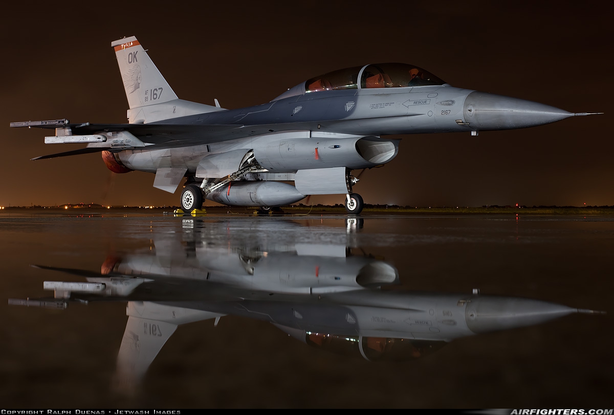 USA - Air Force General Dynamics F-16D Fighting Falcon 89-2167 at Houston - Ellington Field (AFB) (EFD), USA