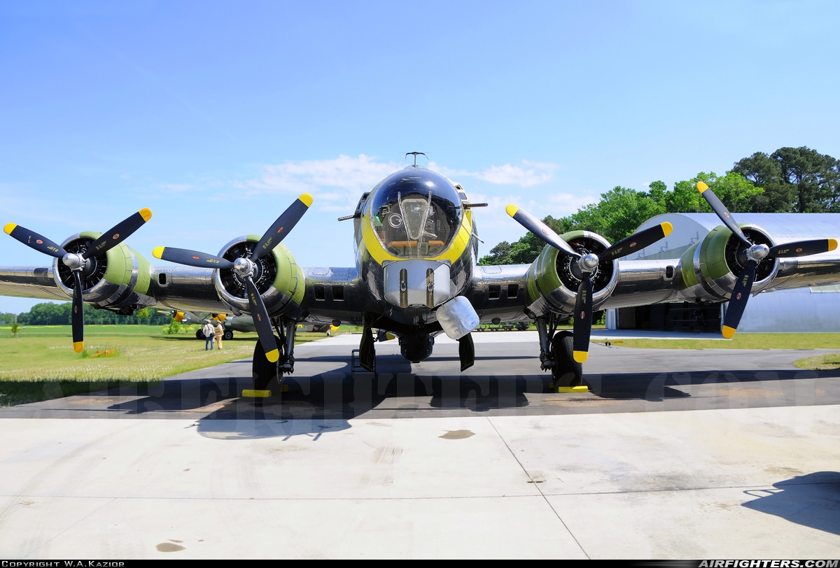 Private - Military Aviation Museum Boeing B-17G Flying Fortress (299P) N3701G at Virginia Beach Airport (42VA), USA