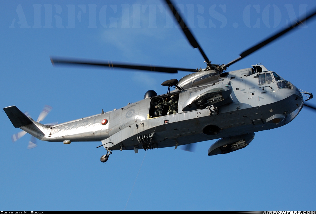 Photo ID 120340 by M. Gjoza. Canada Air Force Sikorsky CH 124A Sea King S 61A, 12421