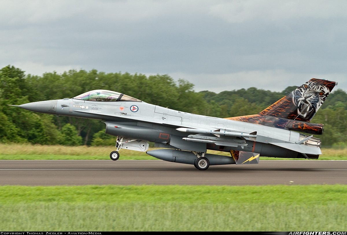 Norway - Air Force General Dynamics F-16AM Fighting Falcon 664 at Florennes (EBFS), Belgium