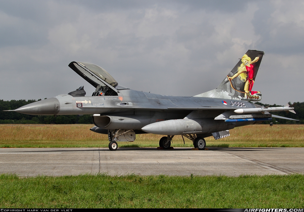 Netherlands - Air Force General Dynamics F-16AM Fighting Falcon J-002 at Uden - Volkel (UDE / EHVK), Netherlands