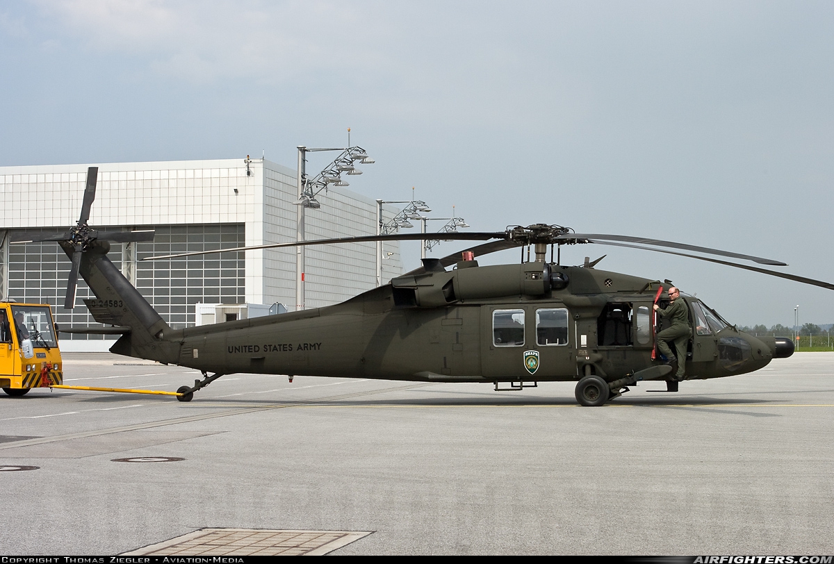 USA - Army Sikorsky UH-60A(C) Black Hawk (S-70A) 87-24583 at Munich (- Franz Josef Strauss) (MUC / EDDM), Germany