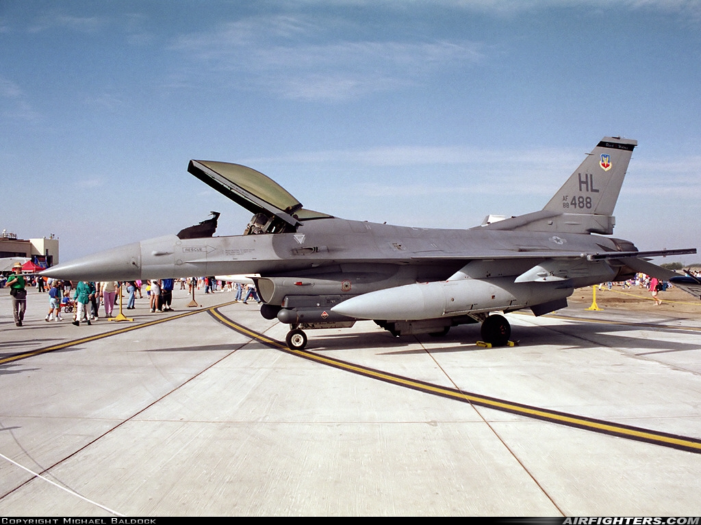 USA - Air Force General Dynamics F-16C Fighting Falcon 88-0488 at Point Mugu - NAS / Naval Bases Ventura County (NTD / KNTD), USA