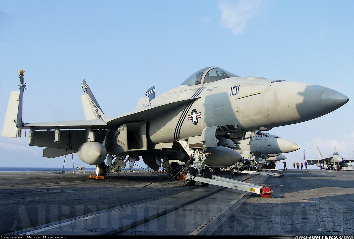 USA - Navy Boeing F/A-18E Super Hornet 166609 at Off-Airport - Atlantic Ocean, International Airspace
