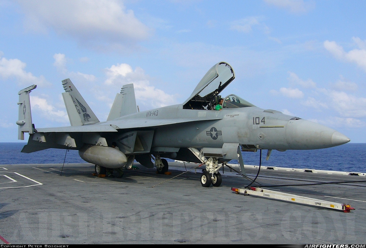 USA - Navy Boeing F/A-18E Super Hornet 166604 at Off-Airport - Atlantic Ocean, International Airspace