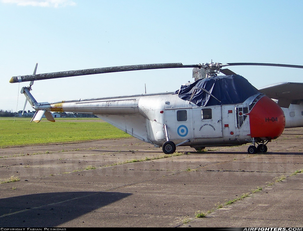 Argentina - Air Force Sikorsky H-19A Chickasaw (S-55B) H-04 at Moron (MOR / SADM), Argentina